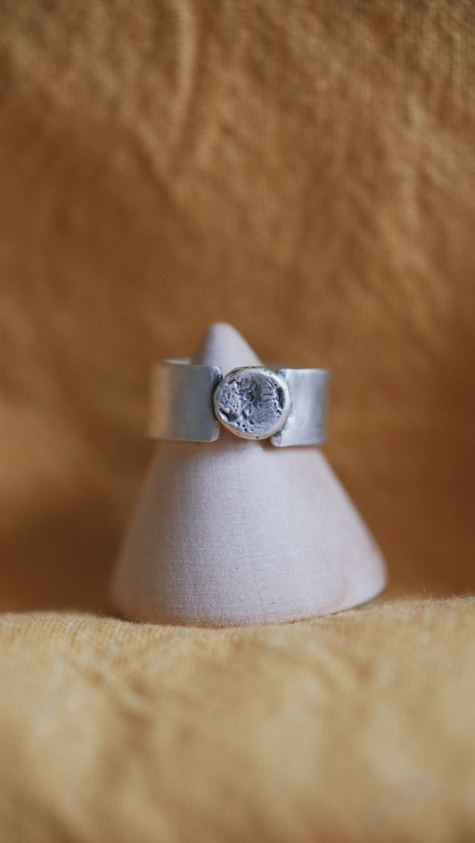 FULL MOON thick ring (size 5.5)