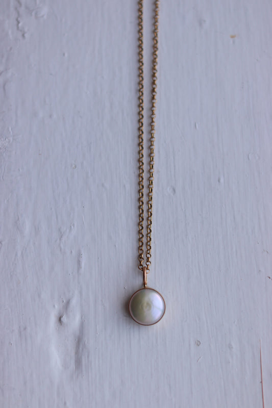 freshwater pearl x gold pendant // rolo chain